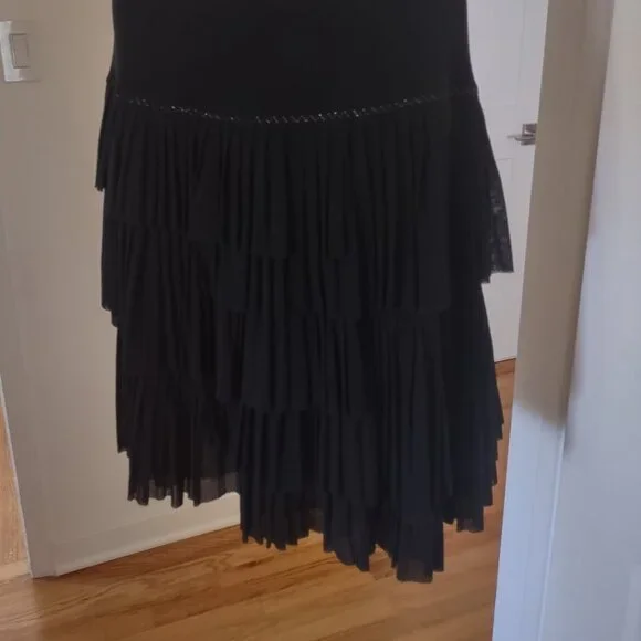 Fuzzi Pull-on Mesh Skirt Pleated Tiers Silver Accent Thread Stitching - MEDIUM - Picture 4 of 7